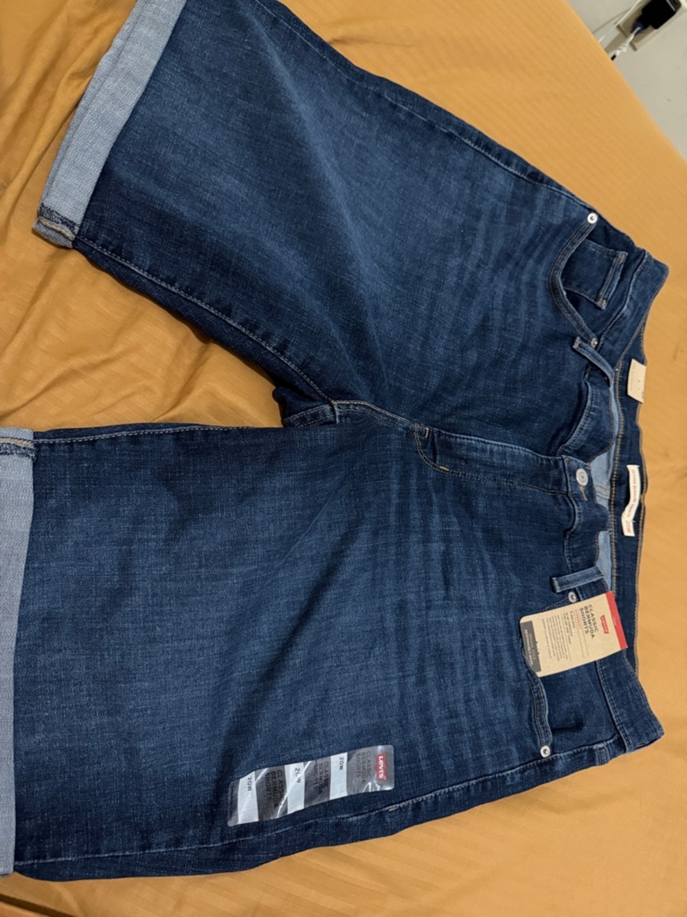 Levis Classic Bermuda Shorts Womens 20W Mid Rise Blue Hypersoft Denim Cuffed New